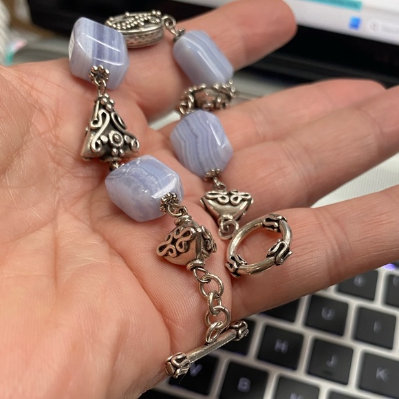 Artisan Made Pale Blue Lace Agate Silver Bali Beads Bracelet Toggle Clasp 8.25” - Picture 9 of 11